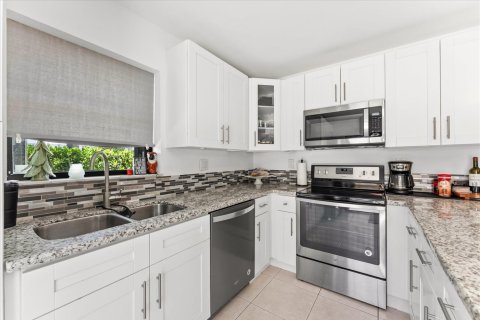 Townhouse in Boca Raton, Florida 2 bedrooms, 128.21 sq.m. № 2267636 - photo 2