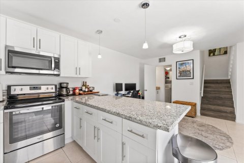 Townhouse in Boca Raton, Florida 2 bedrooms, 128.21 sq.m. № 2267636 - photo 3