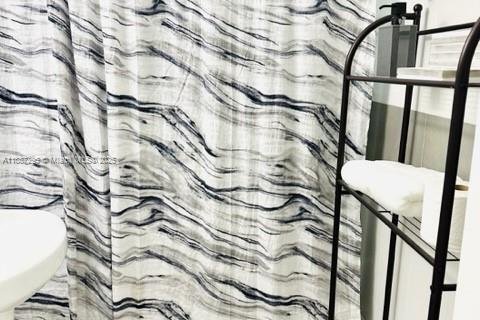 Снять в аренду квартиру в Майами, Флорида 2 спальни, 111.48м2, № 1942374 - фото 23