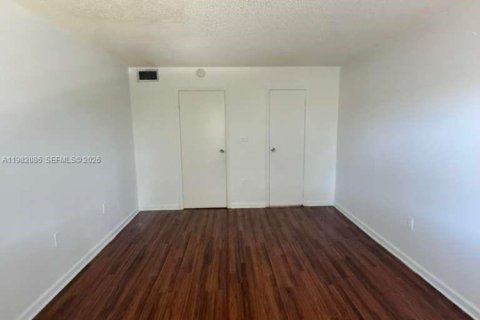 Снять в аренду кондоминиум в Майами-Гарденс, Флорида 1 спальня, 67.82м2, № 2043223 - фото 6