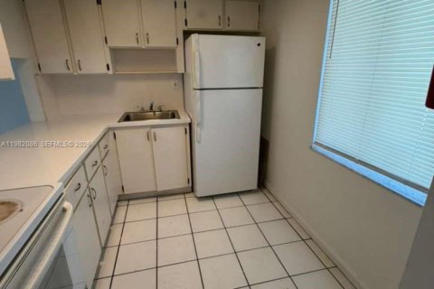 Снять в аренду кондоминиум в Майами-Гарденс, Флорида 1 спальня, 67.82м2, № 2043223 - фото 4