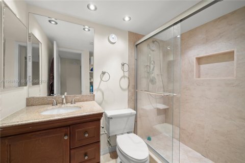 Condo in Fort Lauderdale, Florida, 2 bedrooms  № 2030600 - photo 18