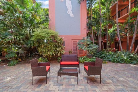 Condo in Fort Lauderdale, Florida, 2 bedrooms  № 2030600 - photo 25