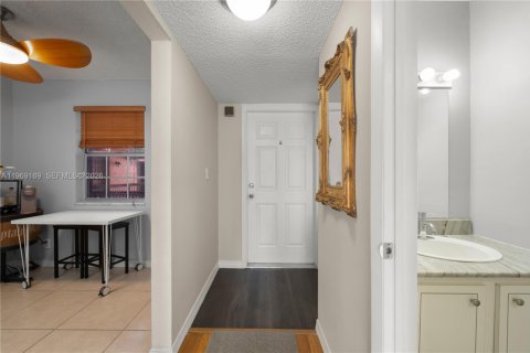 Condo in Fort Lauderdale, Florida, 2 bedrooms  № 2030600 - photo 20