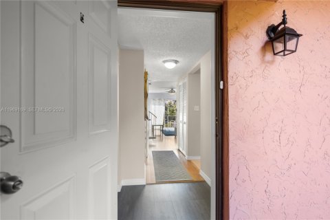 Condo in Fort Lauderdale, Florida, 2 bedrooms  № 2030600 - photo 23