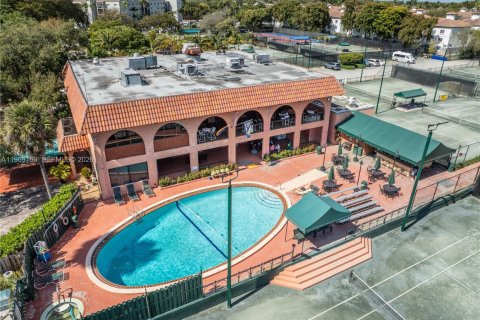 Condo in Fort Lauderdale, Florida, 2 bedrooms  № 2030600 - photo 3