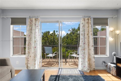 Condo in Fort Lauderdale, Florida, 2 bedrooms  № 2030600 - photo 12