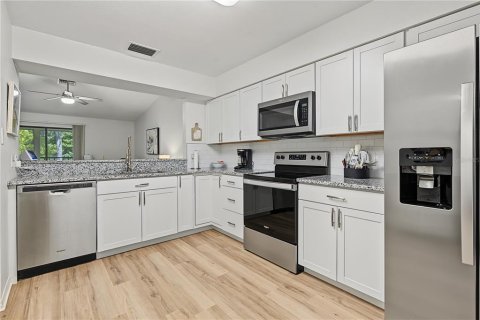 Villa ou maison à vendre à Tarpon Springs, Floride: 2 chambres, 115.2 m2 № 2430781 - photo 28