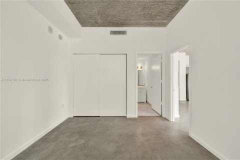 Купить кондоминиум в Майами, Флорида 2 спальни, 98.1м2, № 1927850 - фото 7