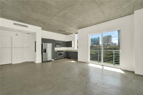 Купить кондоминиум в Майами, Флорида 2 спальни, 98.1м2, № 1927850 - фото 4