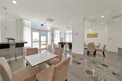 Купить кондоминиум в Майами, Флорида 2 спальни, 98.1м2, № 1927850 - фото 13