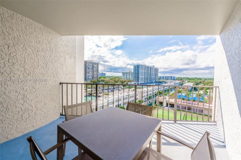 Condo in Miami, Florida, 3 bedrooms  № 2052803 - photo 27