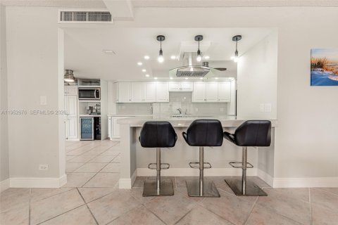 Condo in Miami, Florida, 3 bedrooms  № 2052803 - photo 20