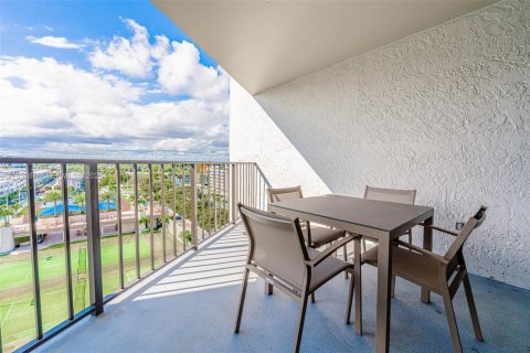 Condo in Miami, Florida, 3 bedrooms  № 2052803 - photo 22