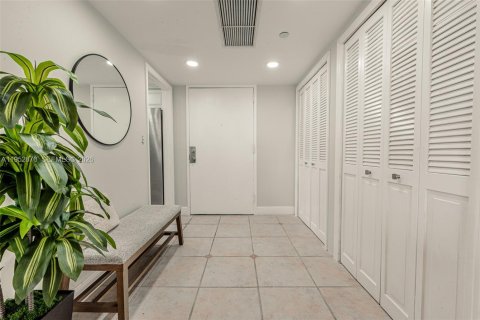 Condo in Miami, Florida, 3 bedrooms  № 2052803 - photo 12