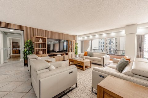 Condo in Miami, Florida, 3 bedrooms  № 2052803 - photo 3