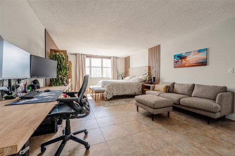 Condo in Miami, Florida, 3 bedrooms  № 2052803 - photo 30