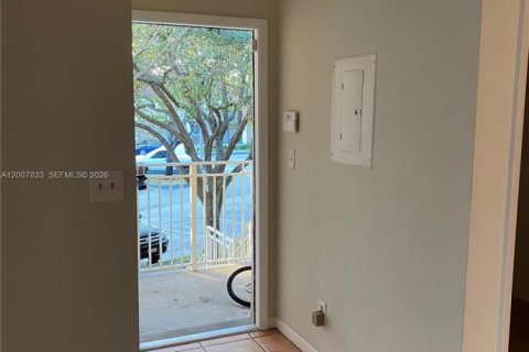 Copropriété à louer à Pembroke Pines, Floride: 1 chambre, 78.32 m2 № 2170856 - photo 13