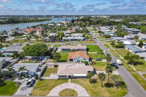 Casa en venta en New Smyrna Beach, Florida, 2 dormitorios, 150.5 m2 № 1838046 - foto 2