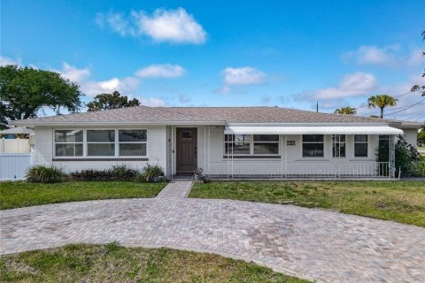 Casa en venta en New Smyrna Beach, Florida, 2 dormitorios, 150.5 m2 № 1838046 - foto 1