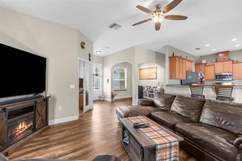 House in Weeki Wachee, Florida 3 bedrooms, 183.76 sq.m. № 1919355 - photo 6