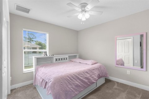 House in Weeki Wachee, Florida 3 bedrooms, 183.76 sq.m. № 1919355 - photo 17