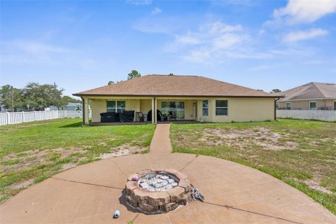 House in Weeki Wachee, Florida 3 bedrooms, 183.76 sq.m. № 1919355 - photo 22