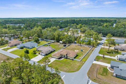 House in Weeki Wachee, Florida 3 bedrooms, 183.76 sq.m. № 1919355 - photo 23