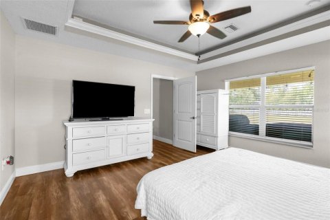 House in Weeki Wachee, Florida 3 bedrooms, 183.76 sq.m. № 1919355 - photo 12