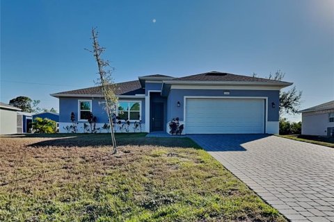 Casa en Port Charlotte, Florida 4 dormitorios, 177.81 m2 № 2299373