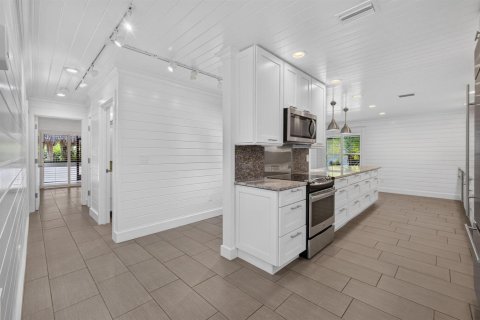 Villa ou maison à vendre à Stuart, Floride: 2 chambres, 139.35 m2 № 2394638 - photo 4