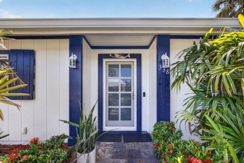 Villa ou maison à vendre à Stuart, Floride: 2 chambres, 139.35 m2 № 2394638 - photo 3