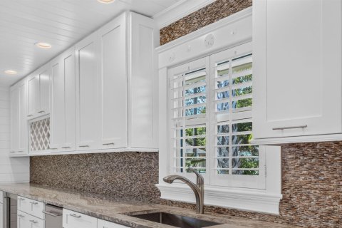 Villa ou maison à vendre à Stuart, Floride: 2 chambres, 139.35 m2 № 2394638 - photo 8