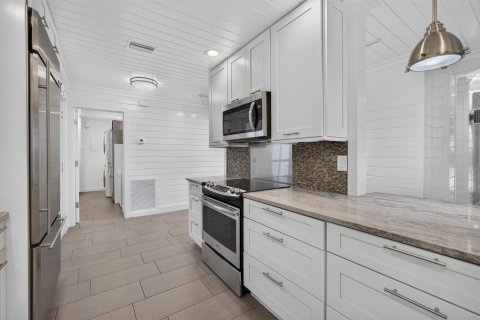 Villa ou maison à vendre à Stuart, Floride: 2 chambres, 139.35 m2 № 2394638 - photo 6