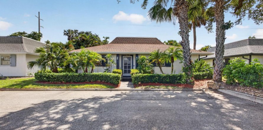 Villa ou maison à Stuart, Floride 2 chambres, 139.35 m2 № 2394638