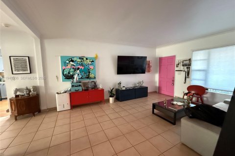 Villa ou maison à vendre à Miami, Floride: 3 chambres, 87.7 m2 № 1998738 - photo 6