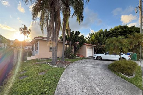 Villa ou maison à vendre à Miami, Floride: 3 chambres, 87.7 m2 № 1998738 - photo 2
