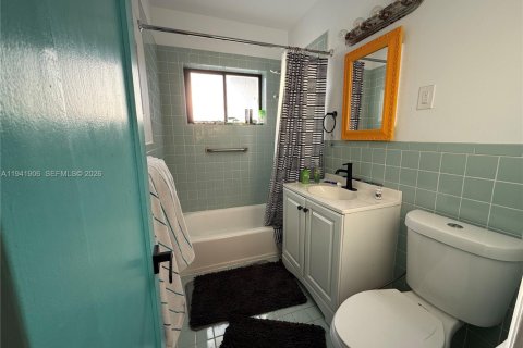 Villa ou maison à vendre à Miami, Floride: 3 chambres, 87.7 m2 № 1998738 - photo 7