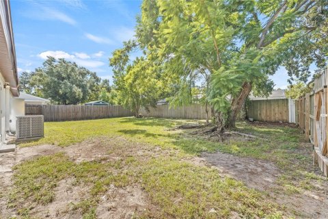 House in Tampa, Florida 3 bedrooms, 111.48 sq.m. № 1900531 - photo 27