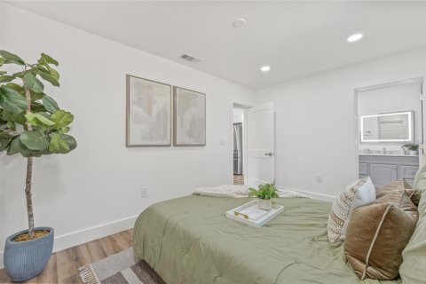 House in Tampa, Florida 3 bedrooms, 111.48 sq.m. № 1900531 - photo 16