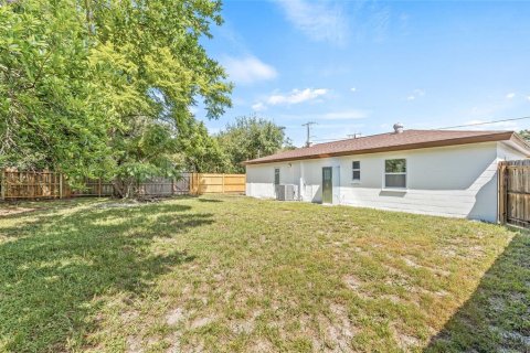House in Tampa, Florida 3 bedrooms, 111.48 sq.m. № 1900531 - photo 28