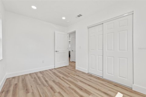House in Tampa, Florida 3 bedrooms, 111.48 sq.m. № 1900531 - photo 25