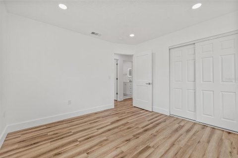 House in Tampa, Florida 3 bedrooms, 111.48 sq.m. № 1900531 - photo 21