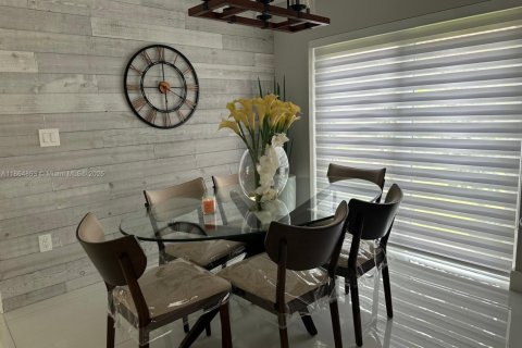 Купить виллу или дом в Майами, Флорида 4 спальни, 181.53м2, № 1957606 - фото 11