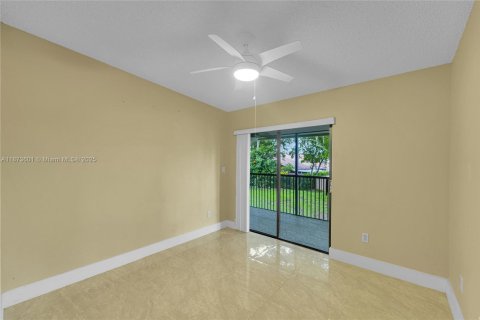 Condominio en venta en Tamarac, Florida, 2 dormitorios, 76.83 m2 № 1926998 - foto 9