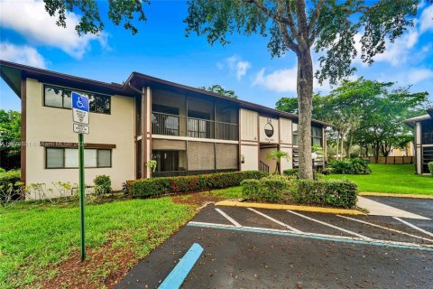 Condominio en venta en Tamarac, Florida, 2 dormitorios, 76.83 m2 № 1926998 - foto 25