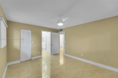 Condominio en venta en Tamarac, Florida, 2 dormitorios, 76.83 m2 № 1926998 - foto 13