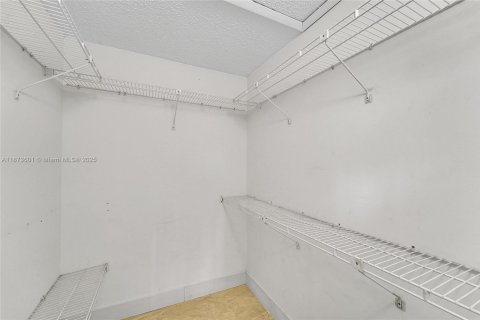 Condominio en venta en Tamarac, Florida, 2 dormitorios, 76.83 m2 № 1926998 - foto 14