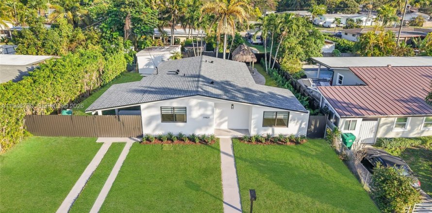 Villa ou maison à Cutler Bay, Floride 4 chambres, 123.65 m2 № 2004658