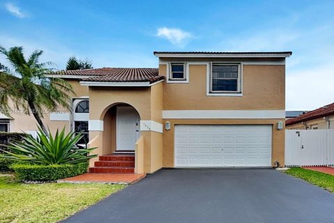 House in Miami, Florida 4 bedrooms, 200.48 sq.m. № 2075209